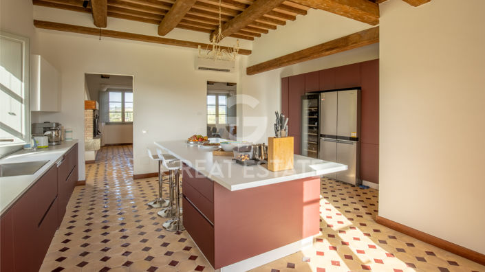 Image No.16-4 Bed Country House for sale