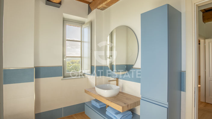 Image No.28-4 Bed Country House for sale