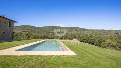 vendesi-rustico-casale-in-umbria-perugia-pani