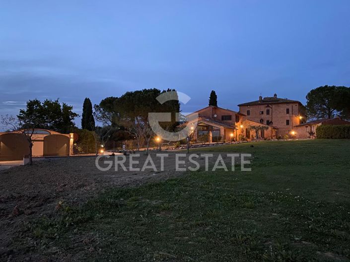 Image No.12-17 Bed Country House for sale