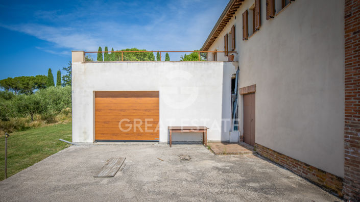 Image No.20-17 Bed Country House for sale