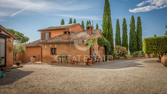 Image No.22-17 Bed Country House for sale