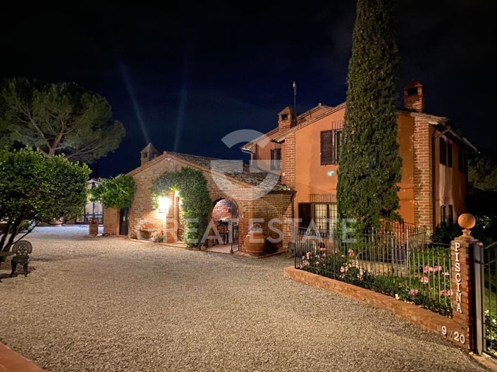 Image No.23-17 Bed Country House for sale