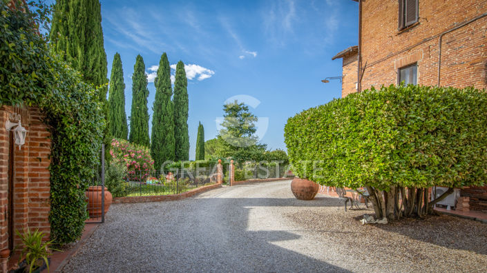 Image No.24-17 Bed Country House for sale