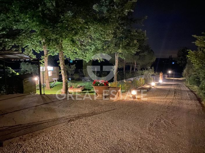 Image No.25-17 Bed Country House for sale