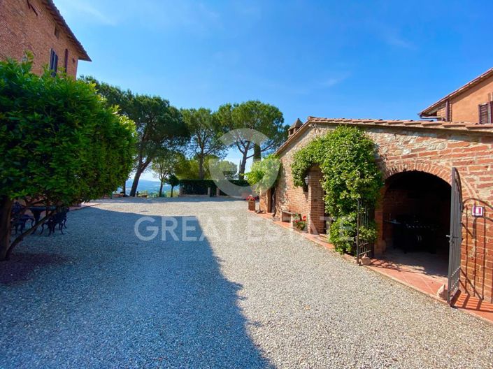 Image No.28-17 Bed Country House for sale