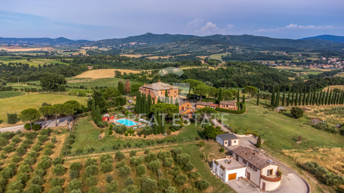 Image No.3-17 Bed Country House for sale