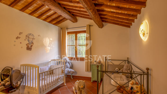 Image No.36-17 Bed Country House for sale