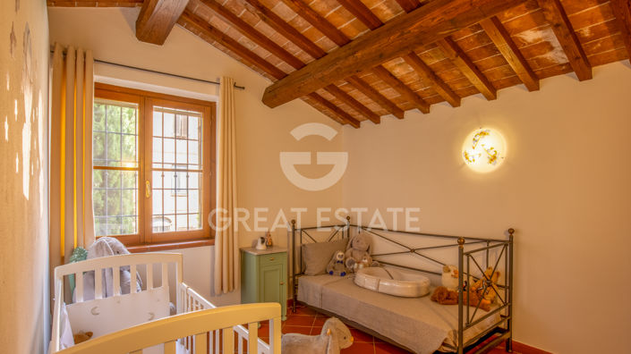 Image No.37-17 Bed Country House for sale
