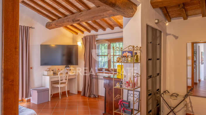 Image No.38-17 Bed Country House for sale