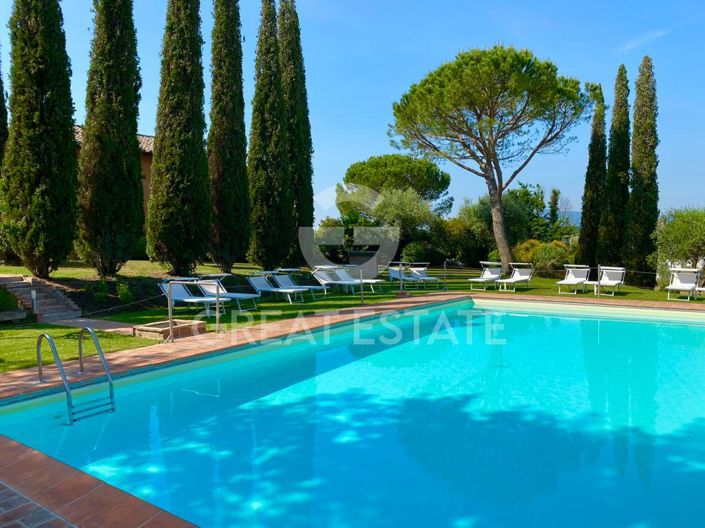 Image No.41-17 Bed Country House for sale