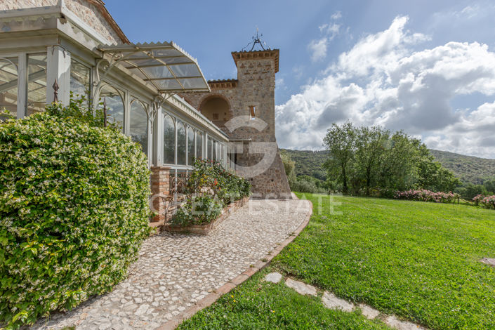 Image No.12-12 Bed Villa for sale