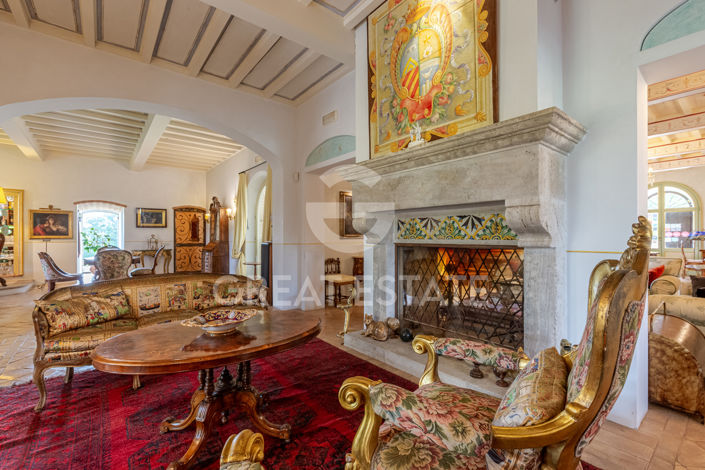 Image No.45-12 Bed Villa for sale