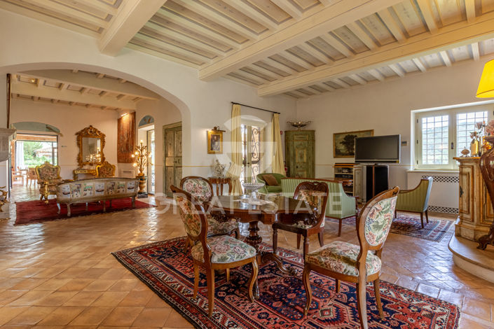 Image No.47-12 Bed Villa for sale