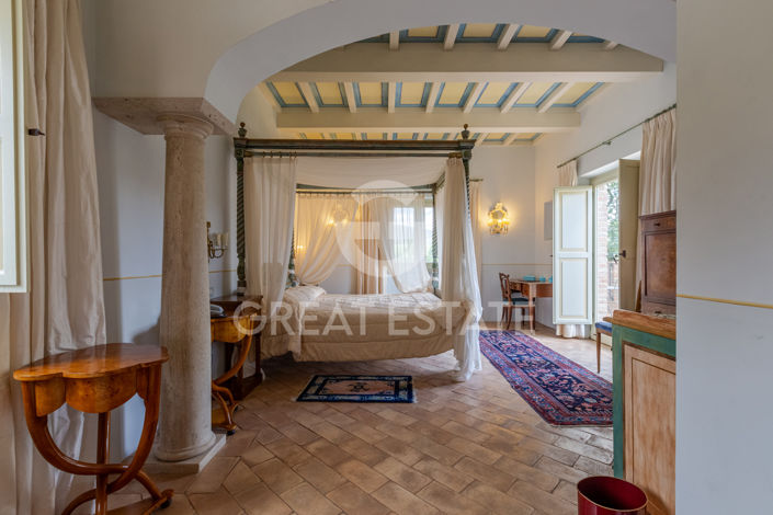 Image No.56-12 Bed Villa for sale