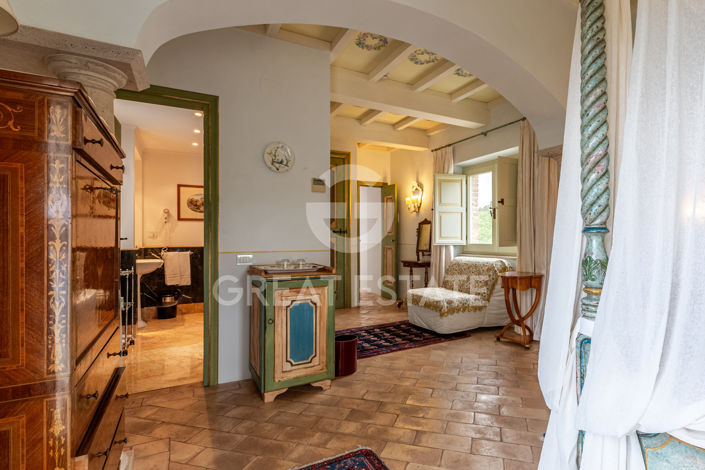 Image No.57-12 Bed Villa for sale