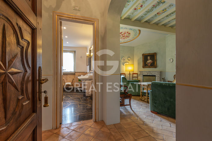 Image No.60-12 Bed Villa for sale