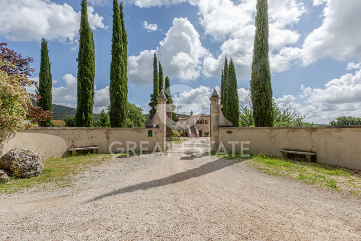 Image No.9-12 Bed Villa for sale