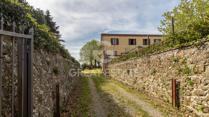 Image No.9-9 Bed Country House for sale