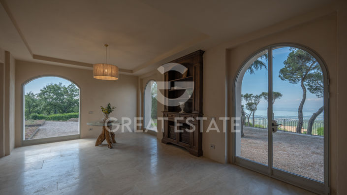 Image No.12-5 Bed Villa for sale