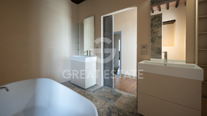 Image No.45-5 Bed Villa for sale