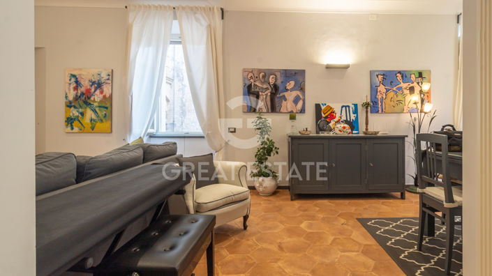 Image No.17-3 Bed Property for sale