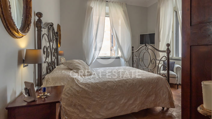 Image No.20-3 Bed Property for sale