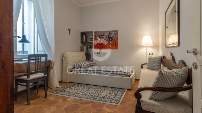 Image No.26-3 Bed Property for sale