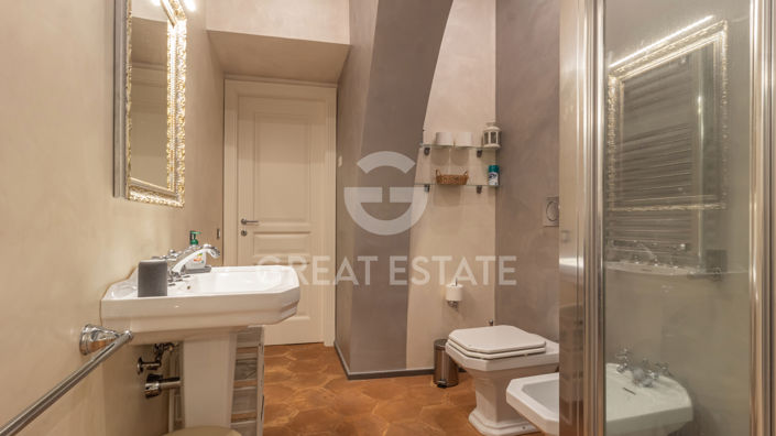 Image No.29-3 Bed Property for sale