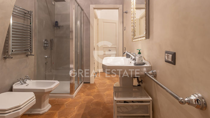 Image No.30-3 Bed Property for sale