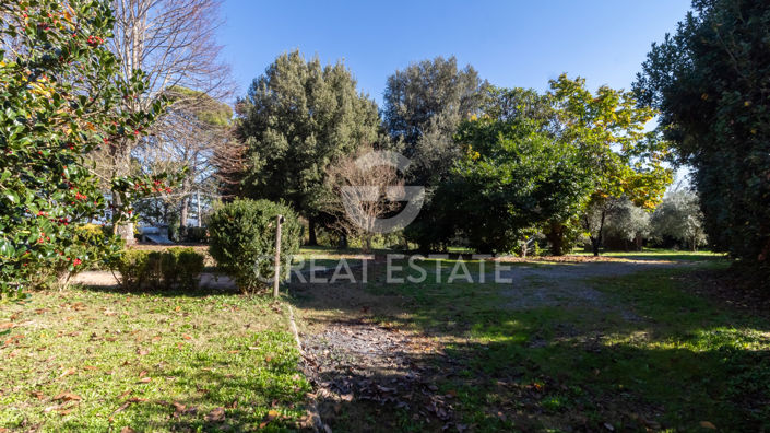 Image No.13-5 Bed Country House for sale