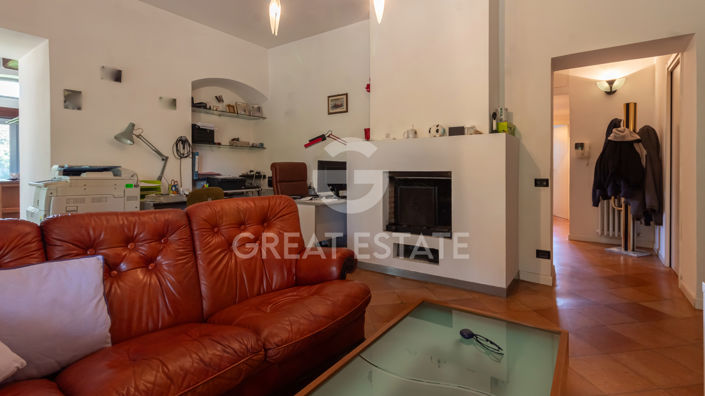 Image No.18-5 Bed Country House for sale