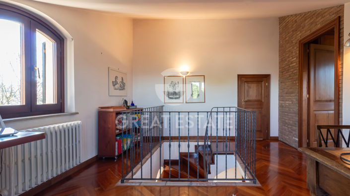 Image No.34-5 Bed Country House for sale