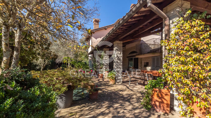 Image No.9-5 Bed Country House for sale