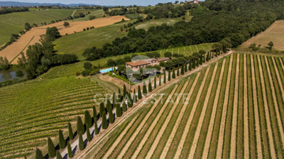 Maison de campagne de 8 chambres à vendre à Montepulciano