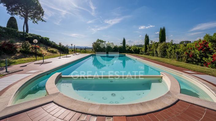 Image No.18-8 Bed Country House for sale