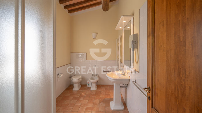 Image No.30-8 Bed Country House for sale