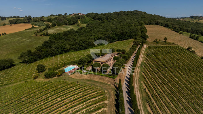 Image No.4-8 Bed Country House for sale