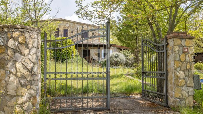 Image No.12-3 Bed Country House for sale