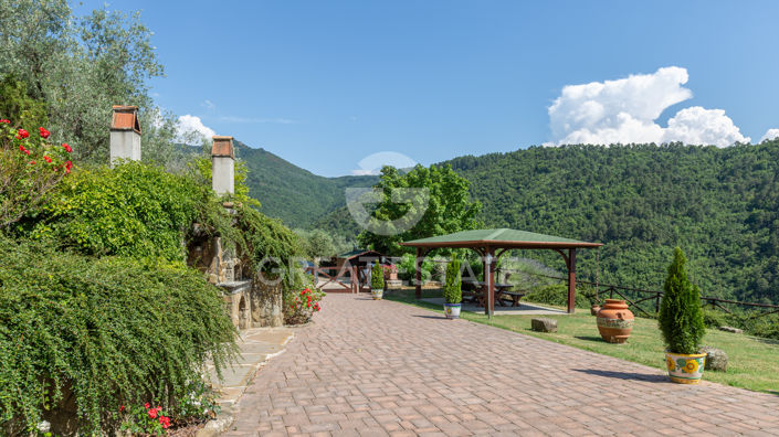 Image No.12-7 Bed Country House for sale