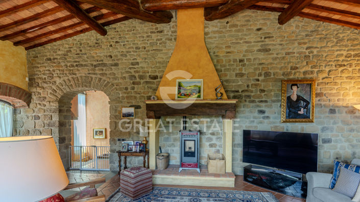 Image No.14-7 Bed Country House for sale