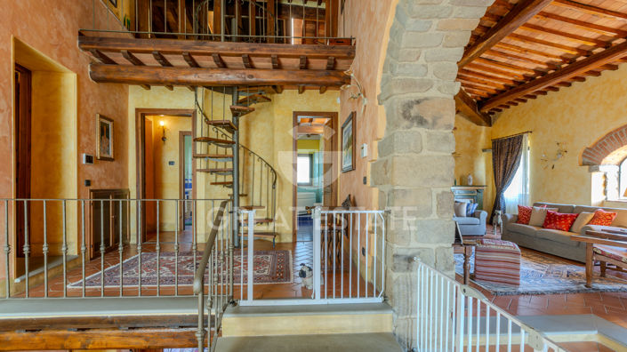 Image No.15-7 Bed Country House for sale