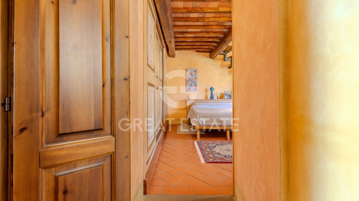 Image No.23-7 Bed Country House for sale