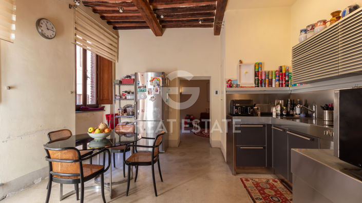 Image No.12-4 Bed Property for sale