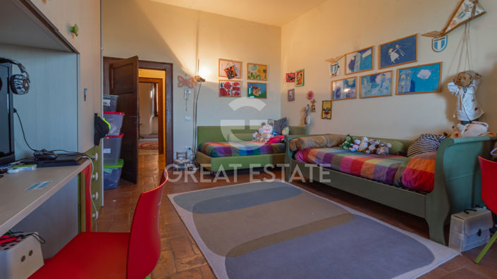 Image No.16-4 Bed Property for sale