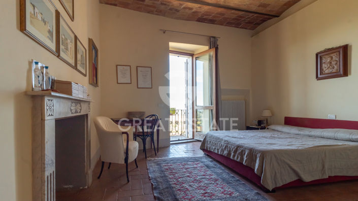 Image No.17-4 Bed Property for sale