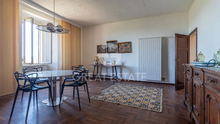 Image No.24-4 Bed Property for sale