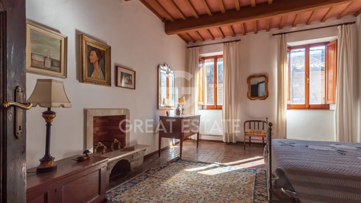 Image No.30-4 Bed Property for sale