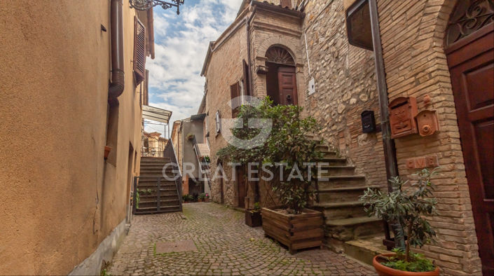 Image No.2-3 Bed Property for sale