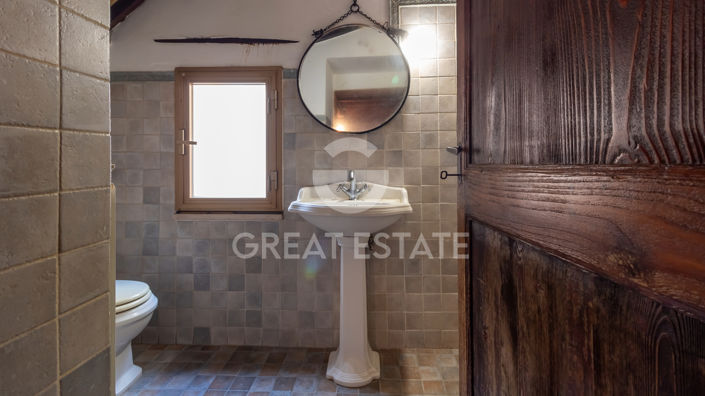 Image No.14-3 Bed Property for sale